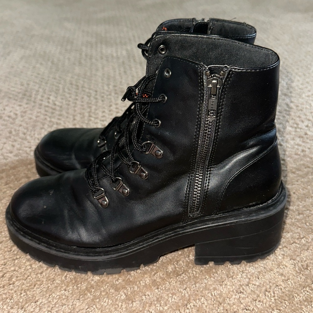 sketchers combat military laceup black boots leather platform